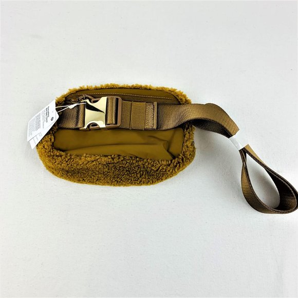 Lululemon Fleece Everywhere Belt Bag - 1L - NWOT - Picture 2 of 9